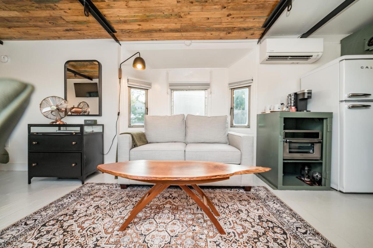 Train Caboose & River Views Near Downtown Lynchburg Exterior foto