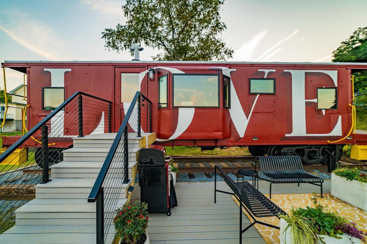 Train Caboose & River Views Near Downtown Lynchburg Exterior foto
