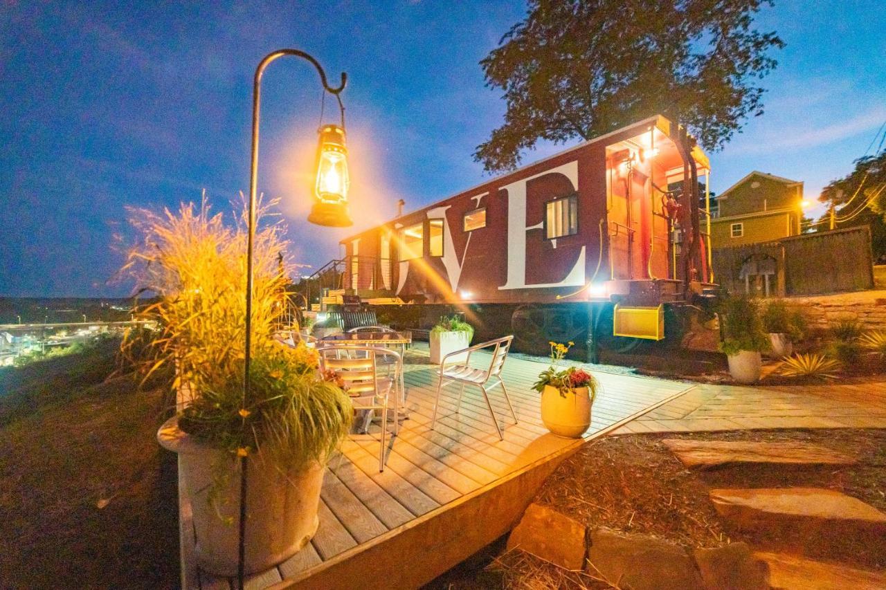 Train Caboose & River Views Near Downtown Lynchburg Exterior foto