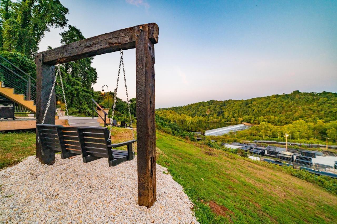 Train Caboose & River Views Near Downtown Lynchburg Exterior foto